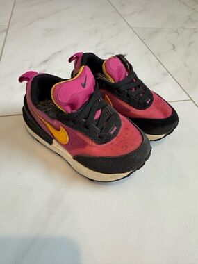 Nike Kids Pink and Yellow Low-Top Sneakers